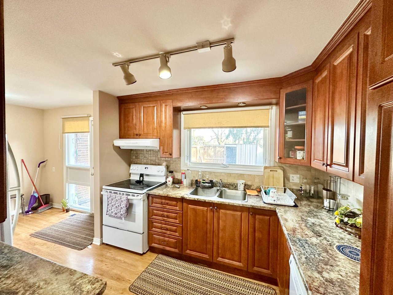 2111 Montreal Road Unit: 76