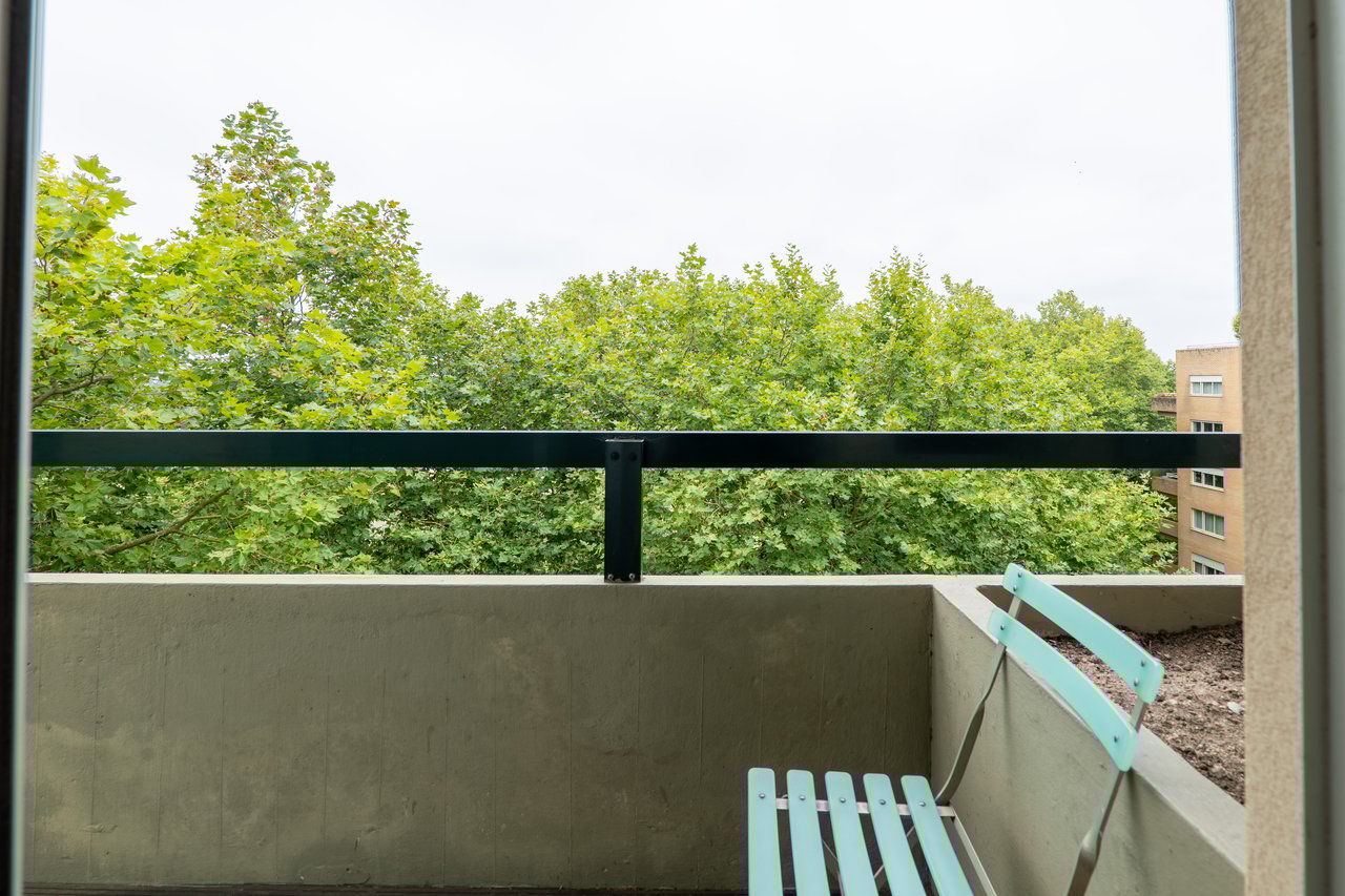 Sea View 2-Bedroom Apartment for Rent in Tranquil Foz Location