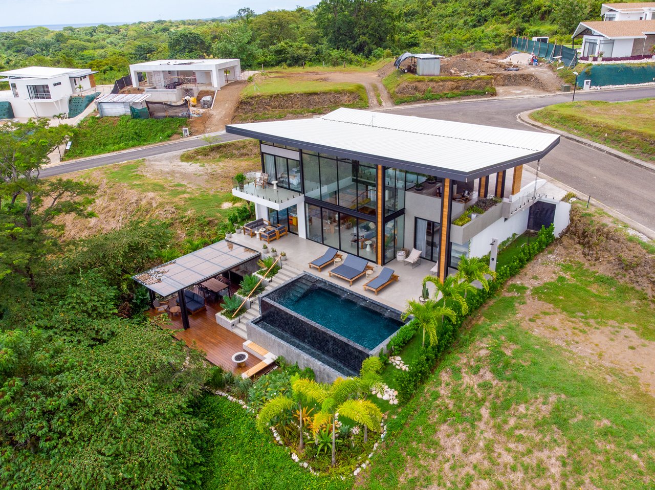 GARDEN HOUSE