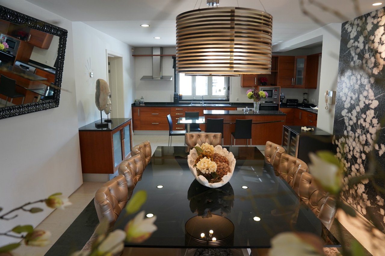 Spacious Three-Bedroom Villa with Swimming Pool and Tennis Court in Guardizela