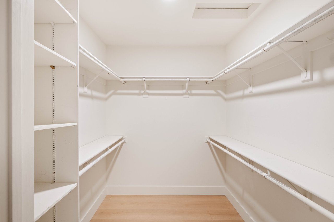 23153 Canzonet St, Woodland Hills