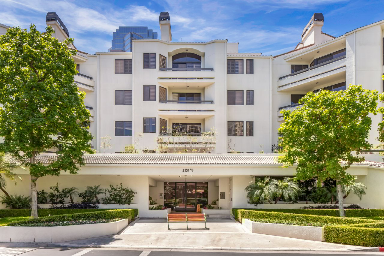2131 Century Park Ln Unit: 402