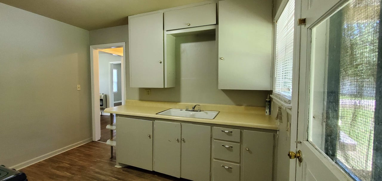 1030 W Wood