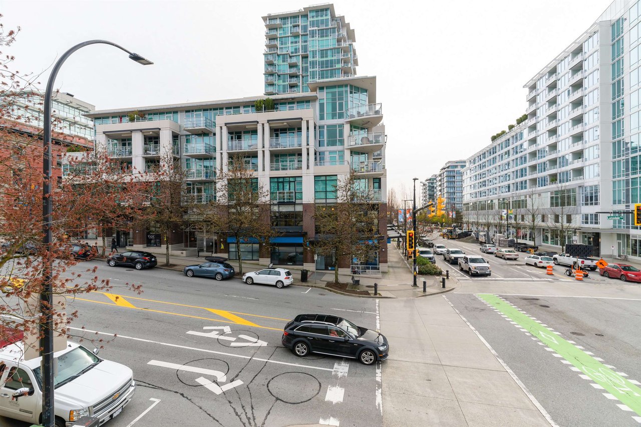 102-108 W Esplanade Ave