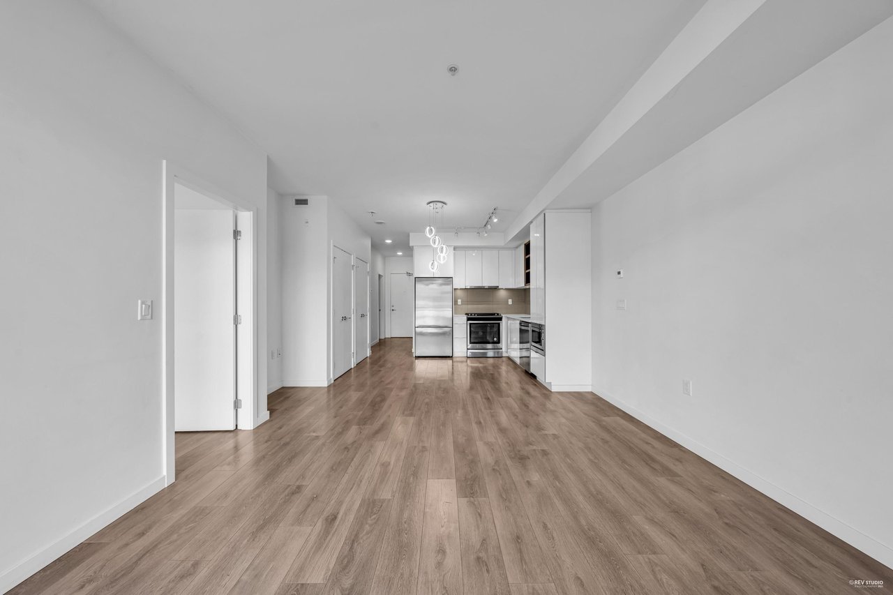 416-725 Marine Dr