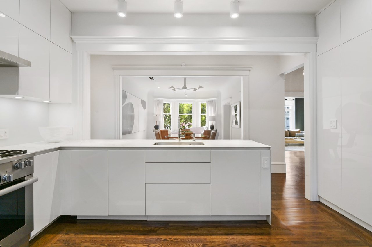 Designer-Renovated 3BD Cow Hollow Condo