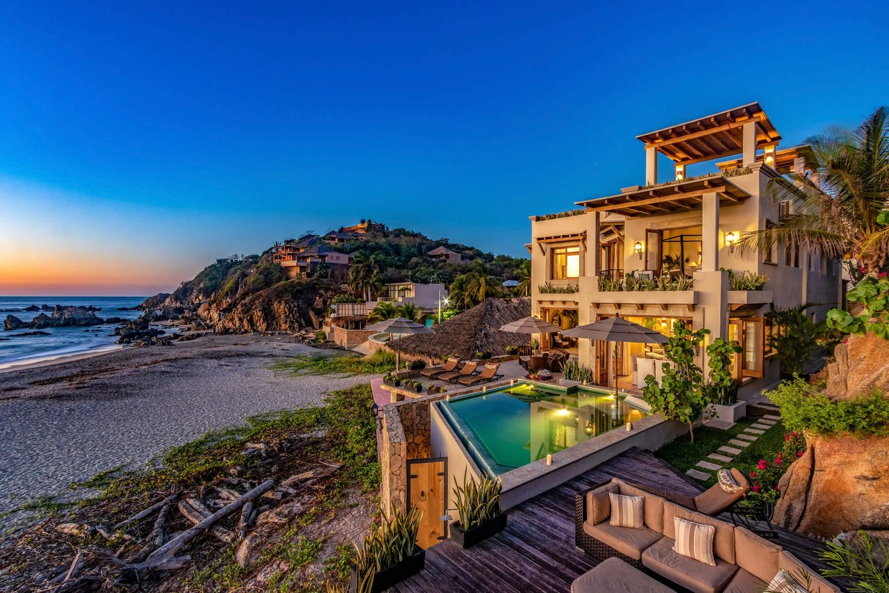 4 bedroom,  Beach Villa, Villa Escondida