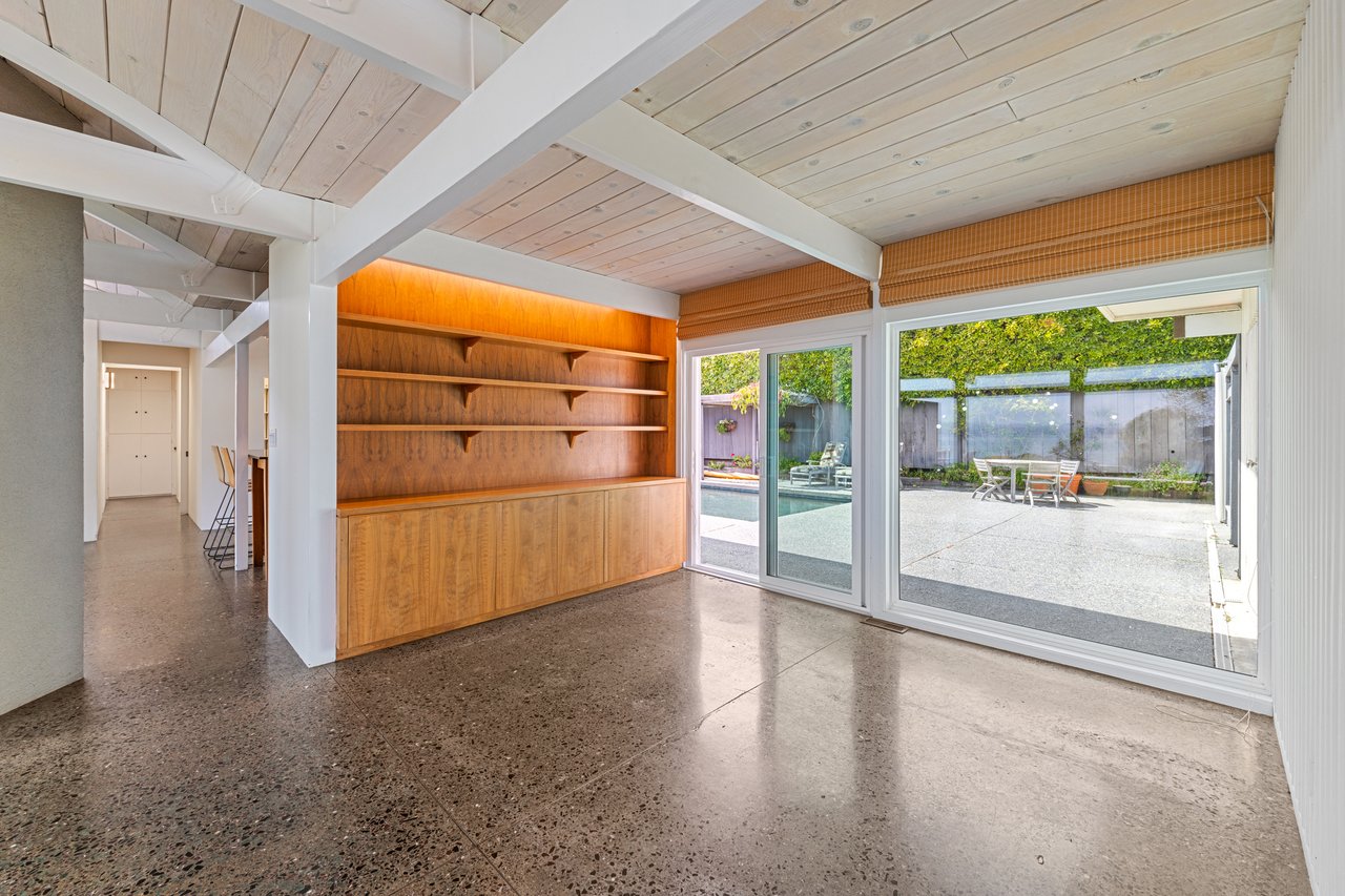 240 Loma Ave