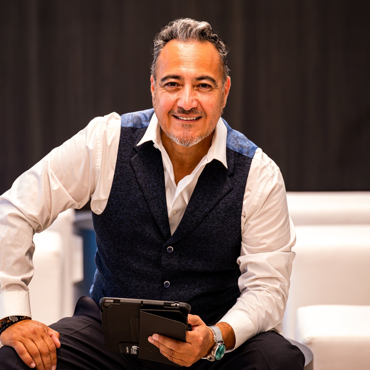 Edgar R. Guerrero Oakbrook Terrace, IL Real Estate Agent Headshot