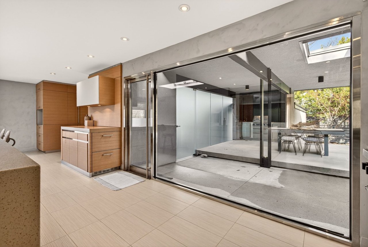 Inspiring MCM Residence