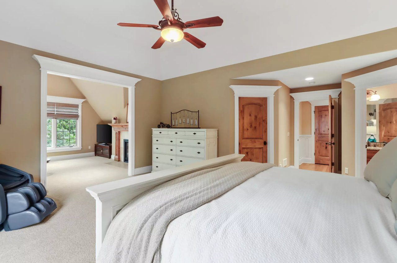 158 Abbey Springs Dr