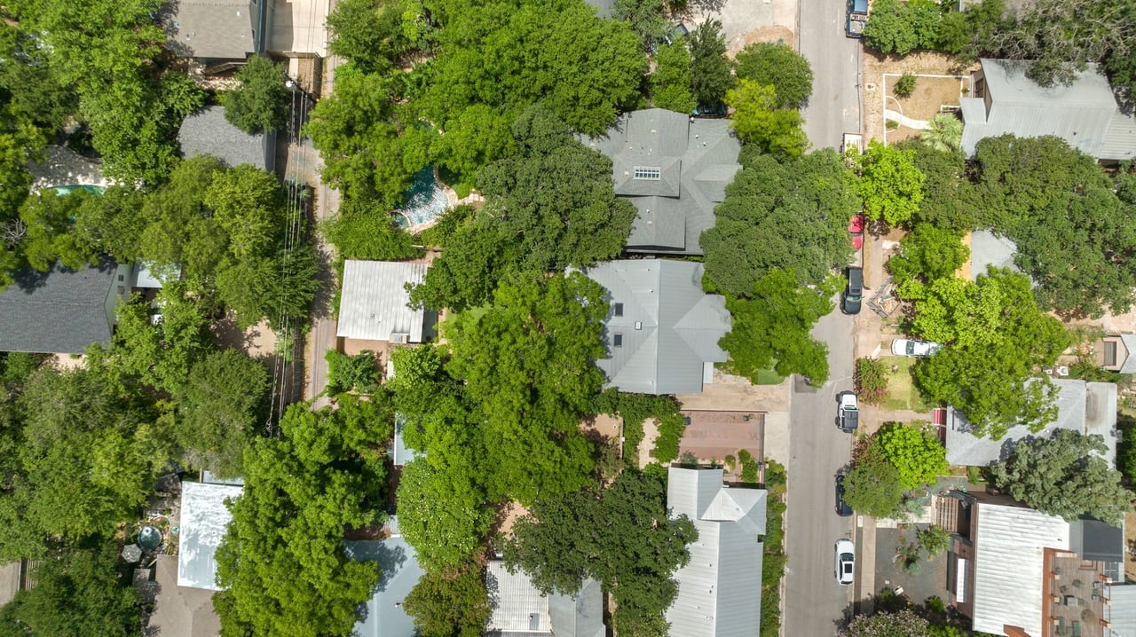 The Clarkesville Manor