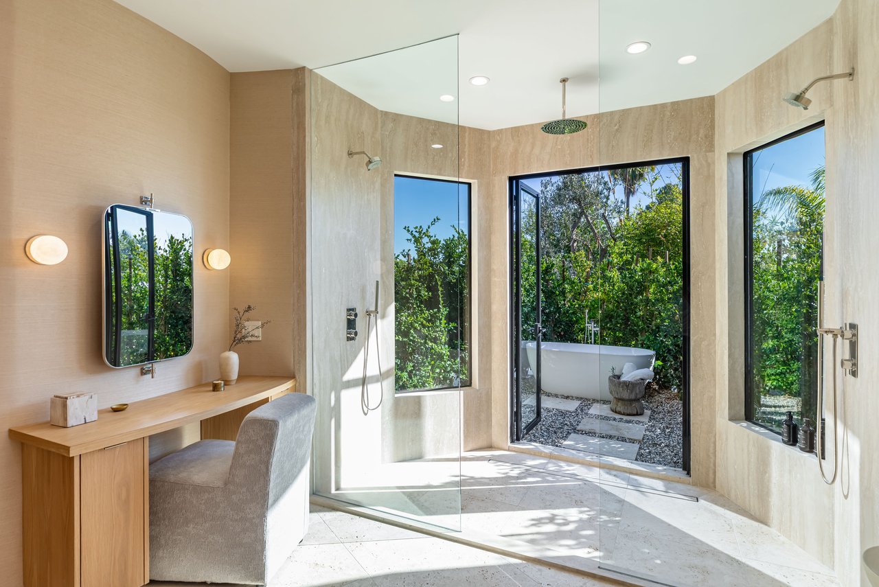 1705 Carla Ridge, Beverly Hills