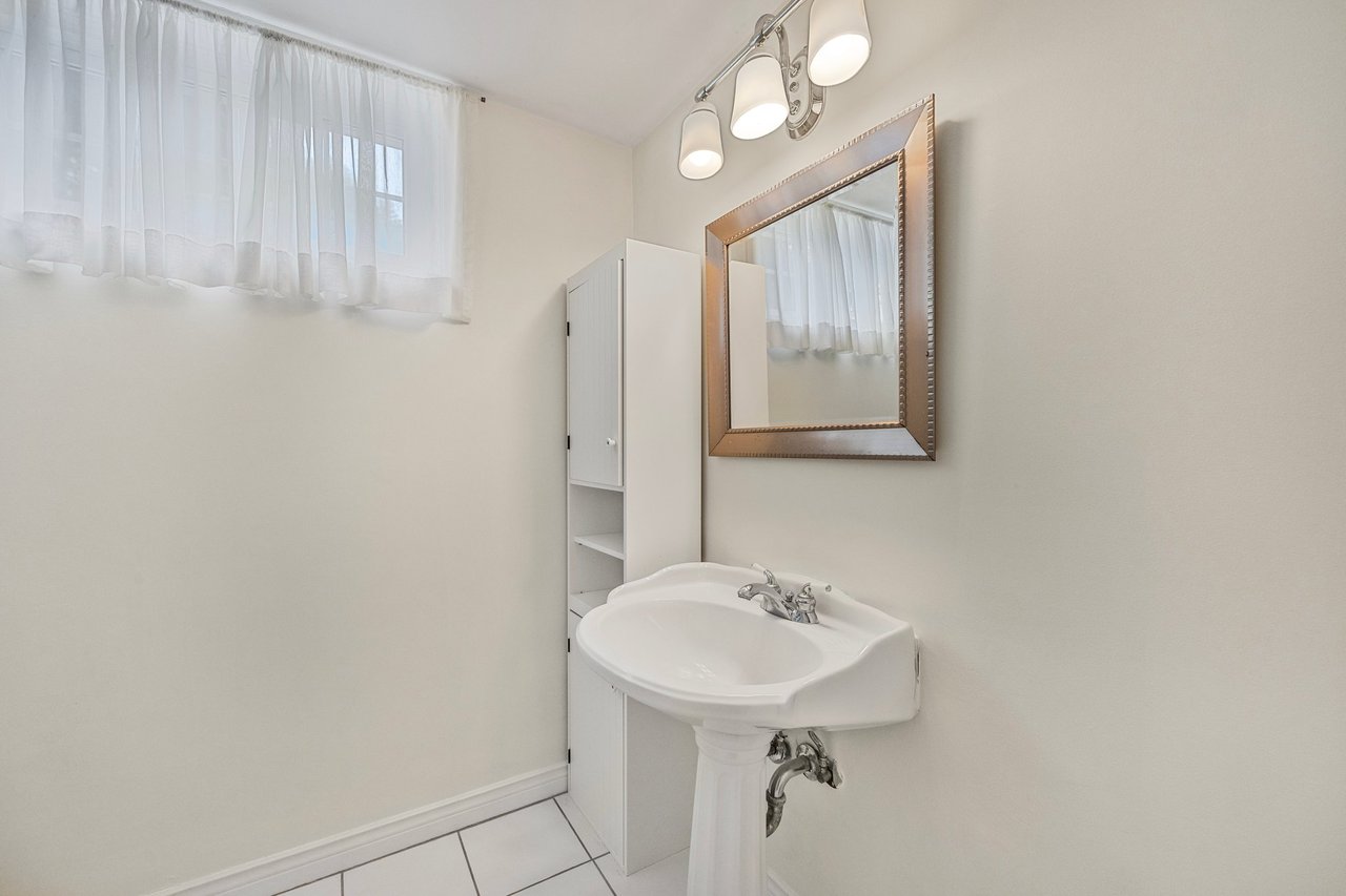 210 Richard Avenue, Newmarket