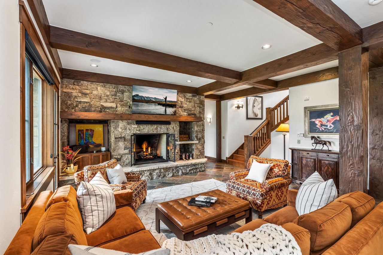 1092 The Summit Trail
