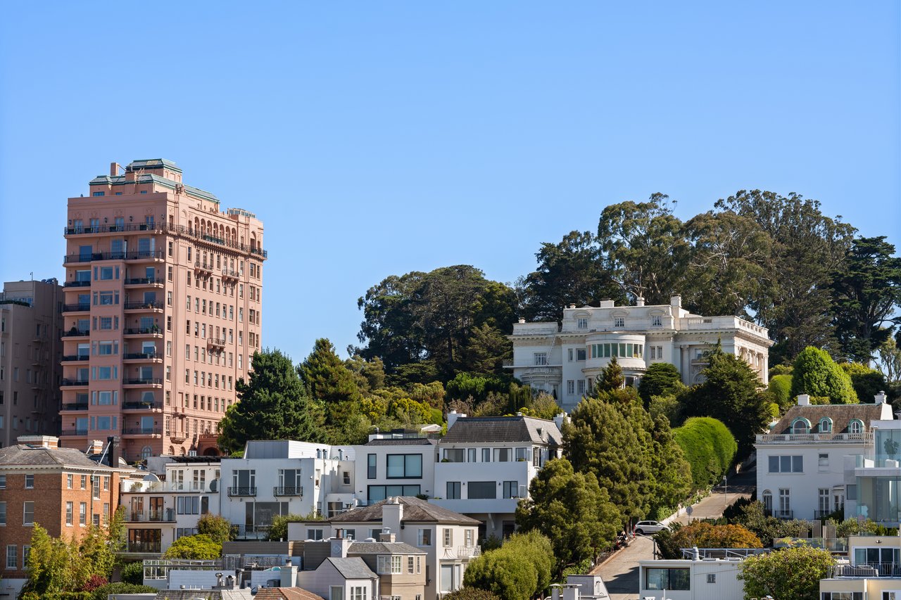 Majestic Pacific Heights View Apartment