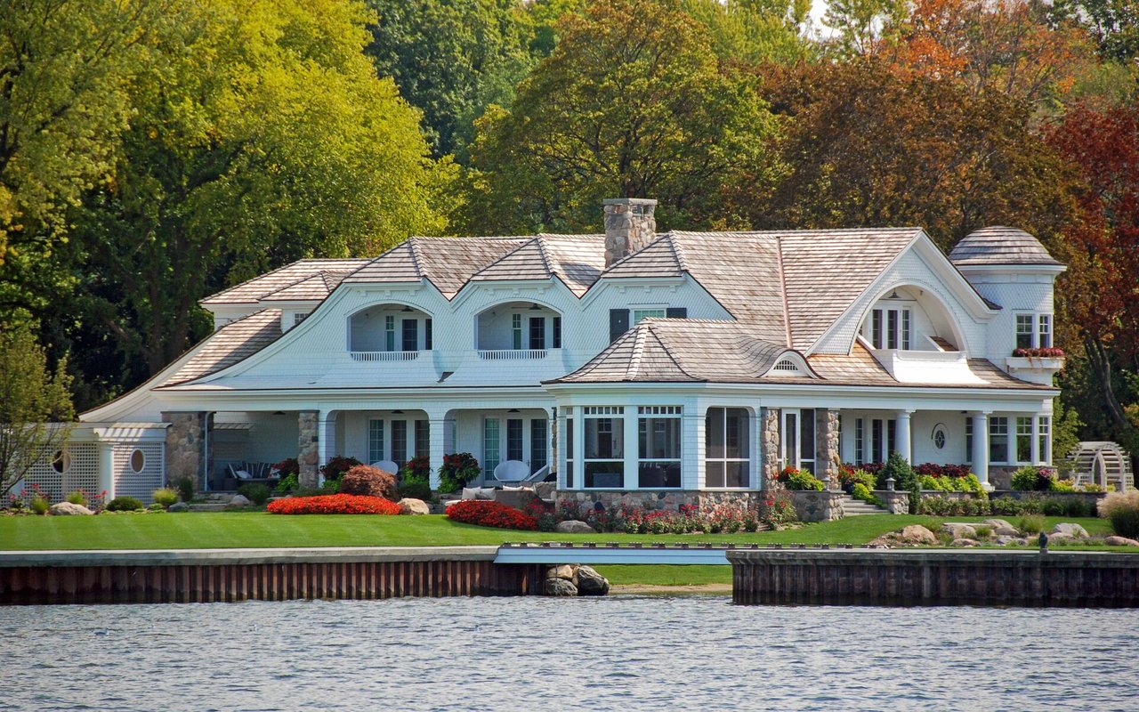 Land O' Lakes