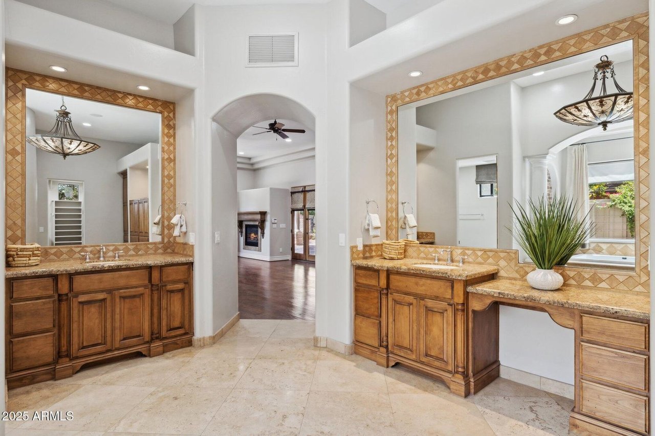 3731 E Halifax Cir 85205