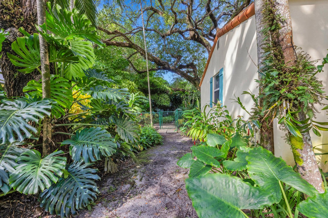 The Oak Haven - The Perfect Coral Gables Home