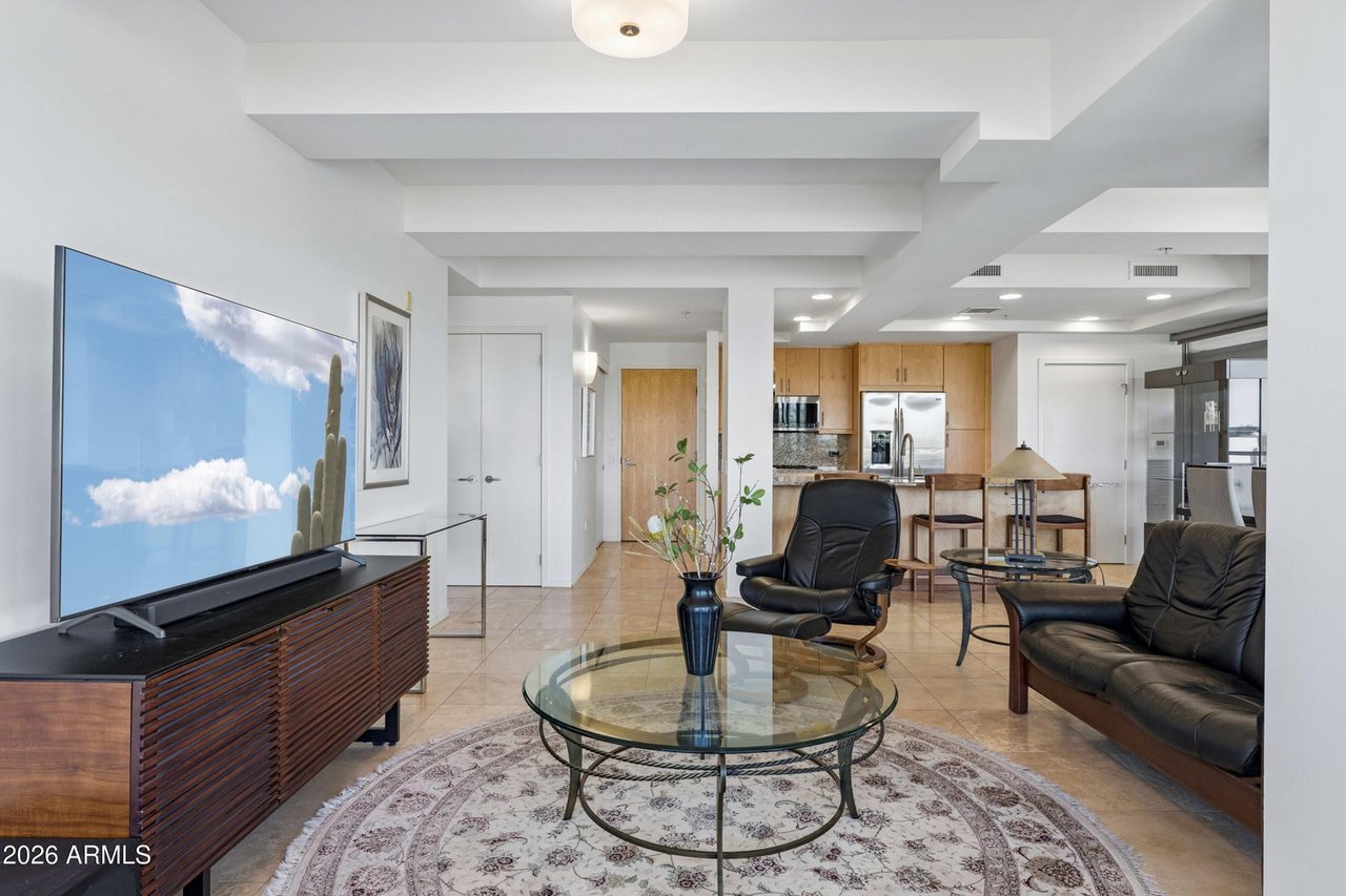 7117 E Rancho Vista Dr, #5001