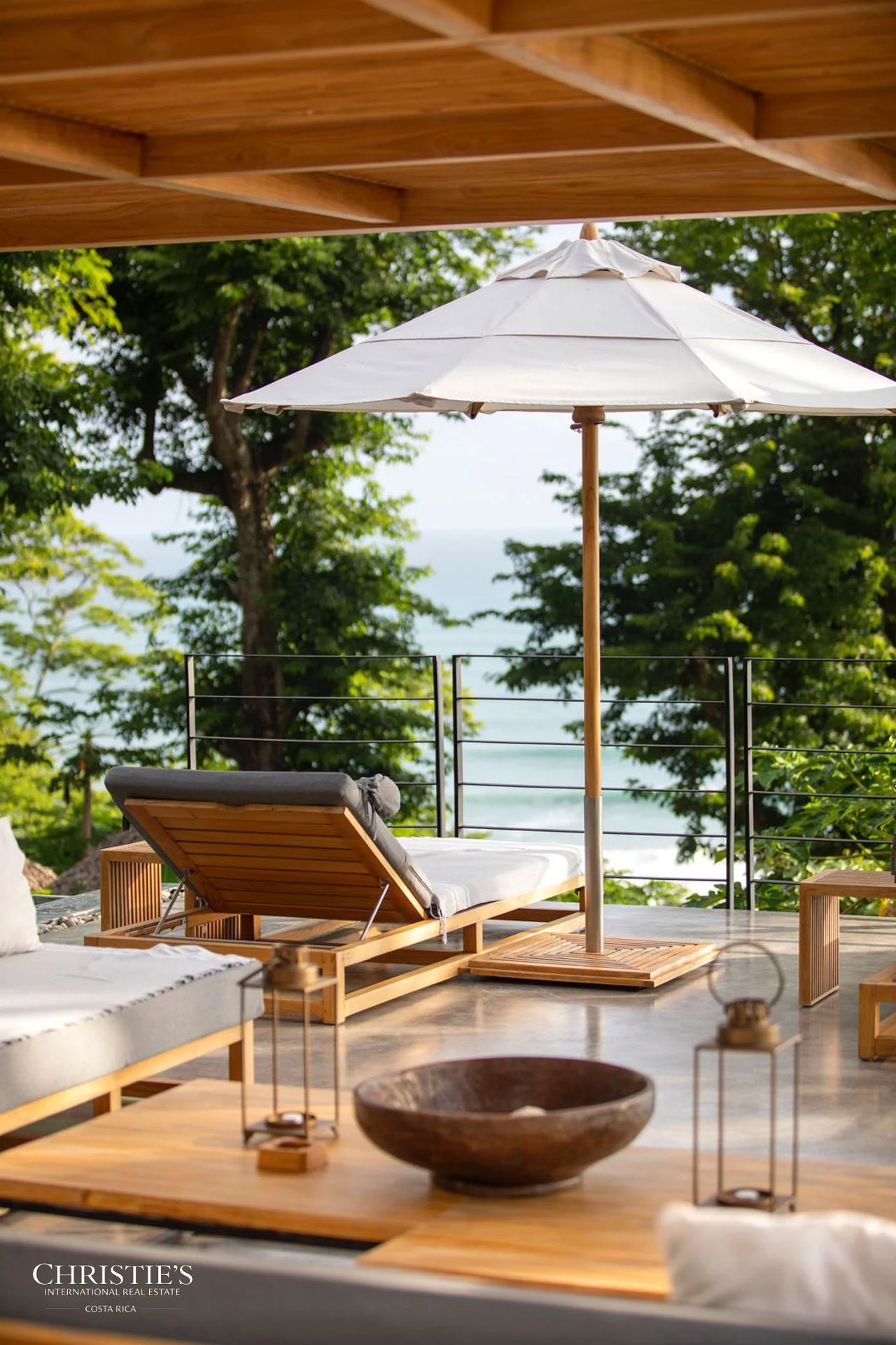 Coastal Estate with Two Villas and Dramatic Ocean Views