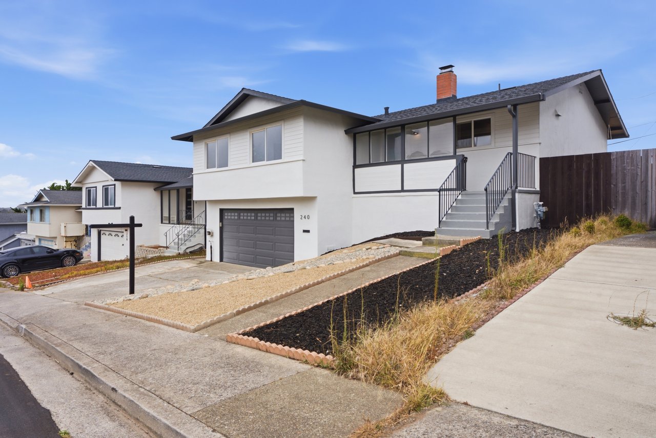 240 Emaron Dr