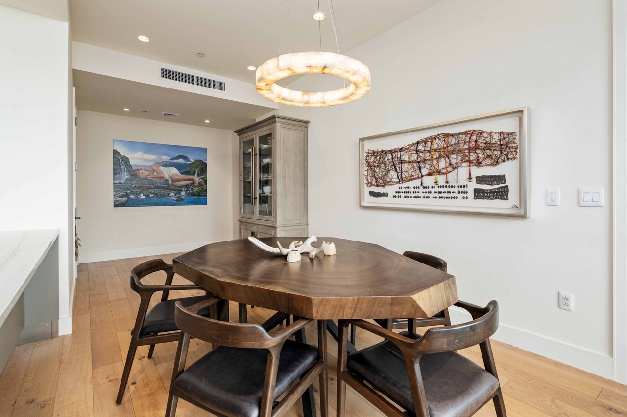 200 Congress Ave #18AE