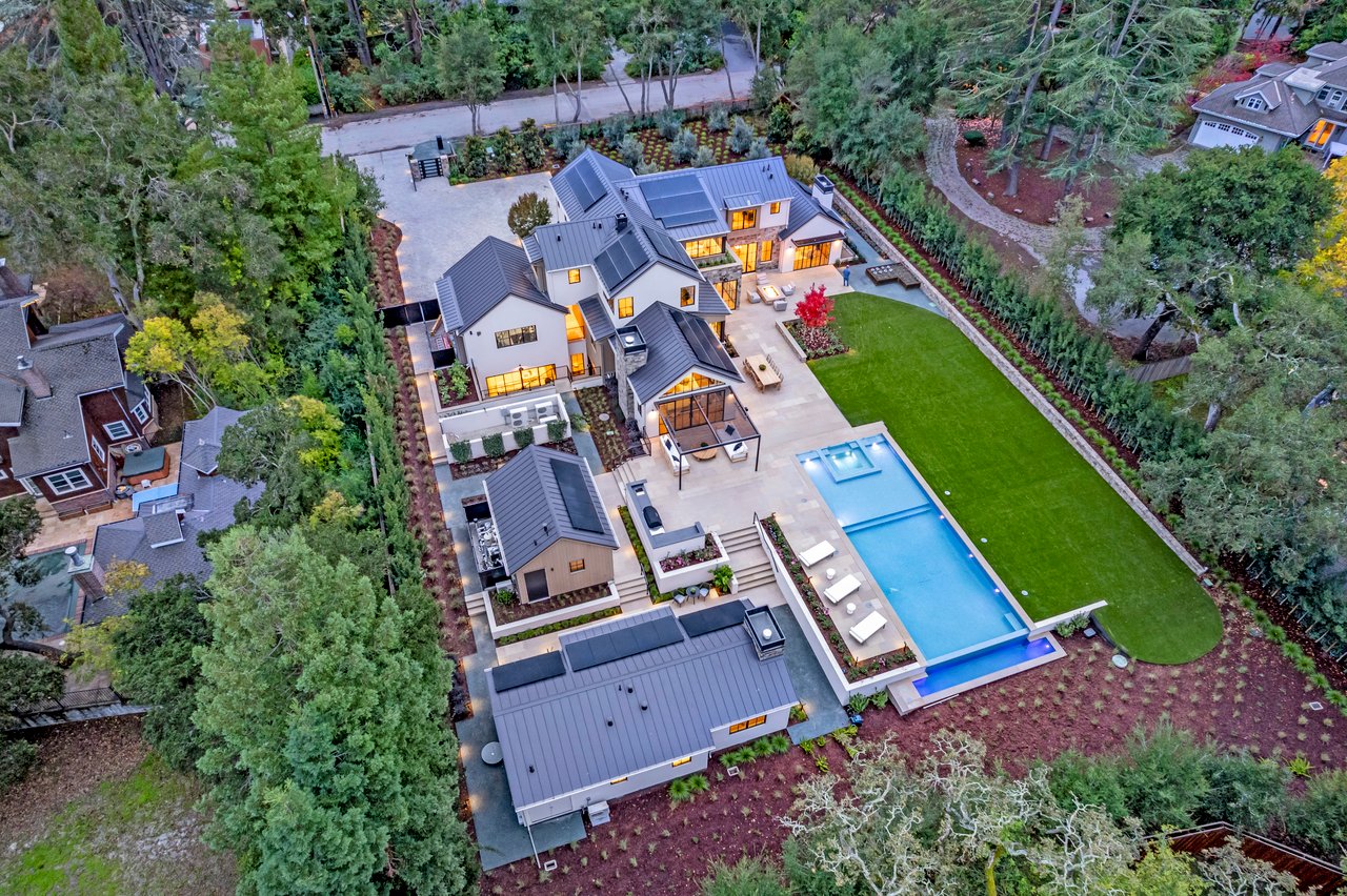 The Pinnacle of Ultra-Luxury Living in the Heart of Woodside