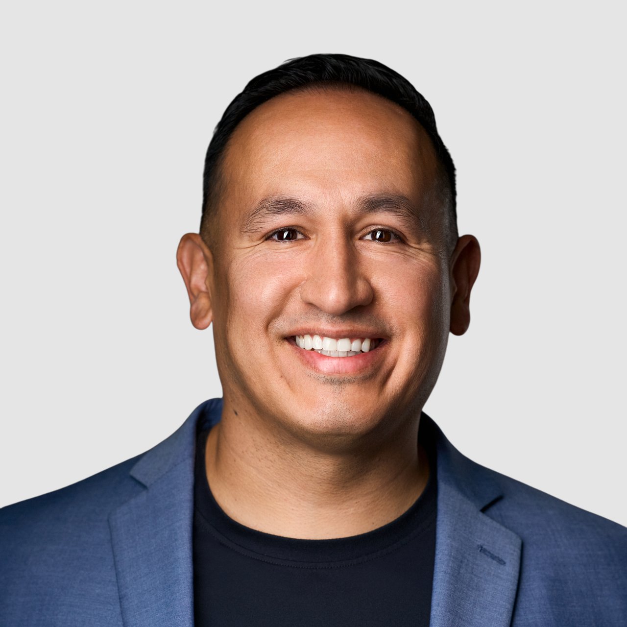 Alex Gonzales Fresno CA, Real Estate Agent Headshot