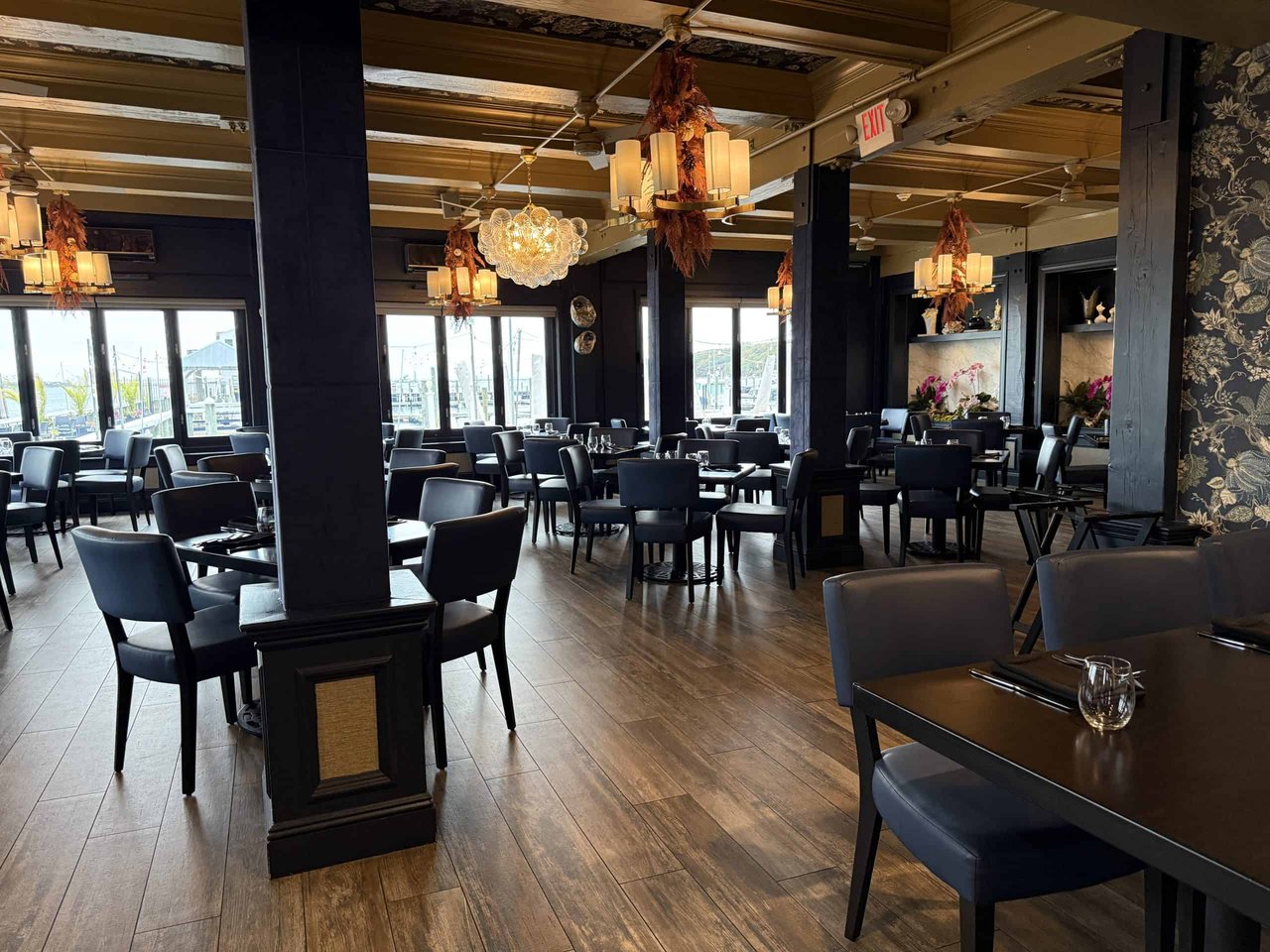 Black Pearl Seafood Chophouse