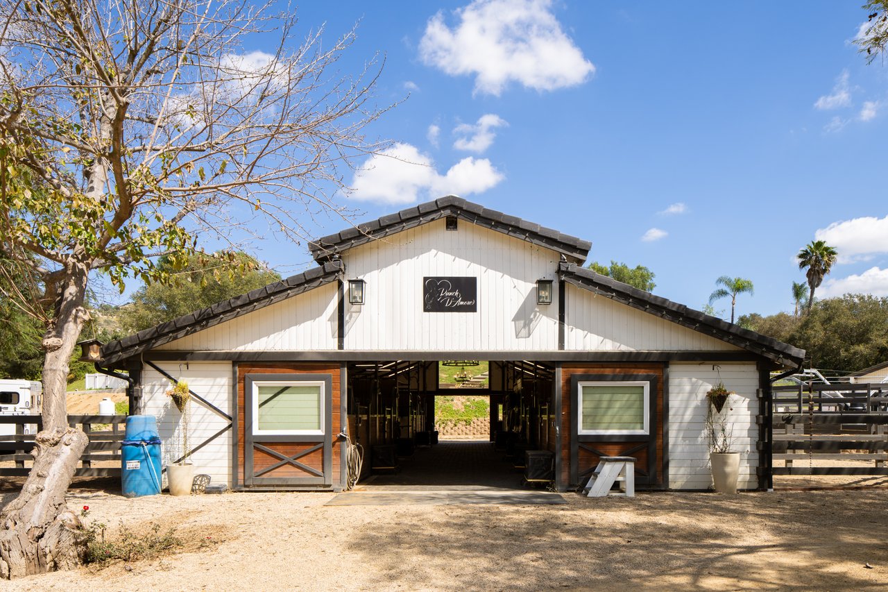 7017 Via Mariposa Sur