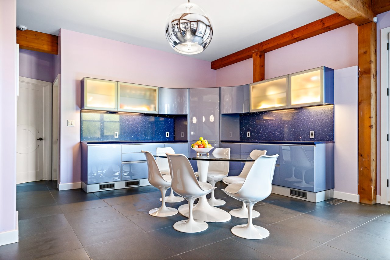  One-Of-A-Kind Residence 