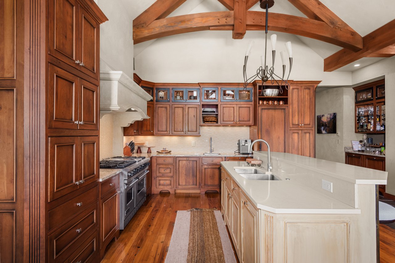 863 Hunter Creek
