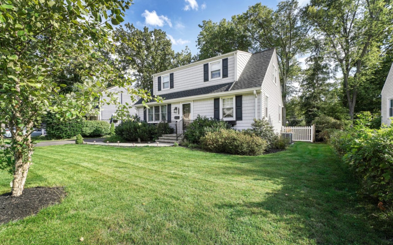 Sold 10% Over Asking! 850 Central Ave, New Providence $575,000