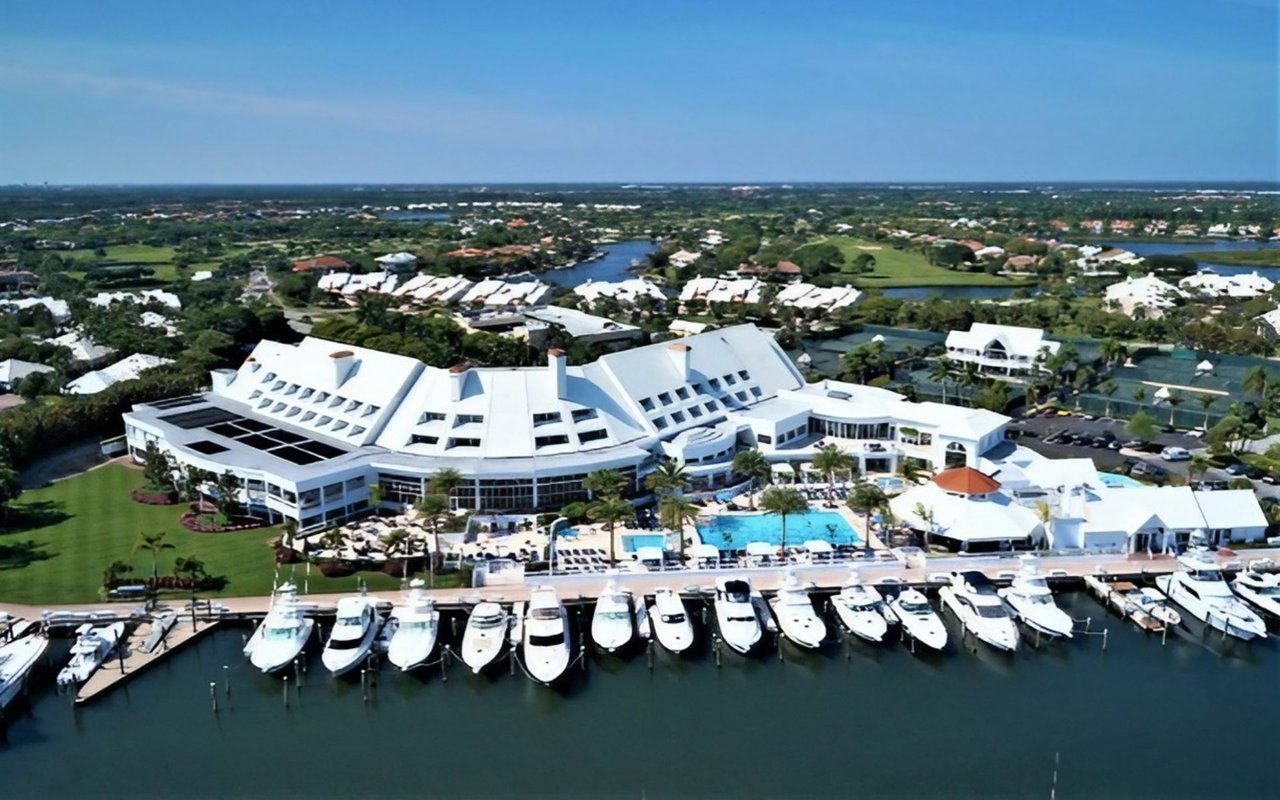 Admirals Cove