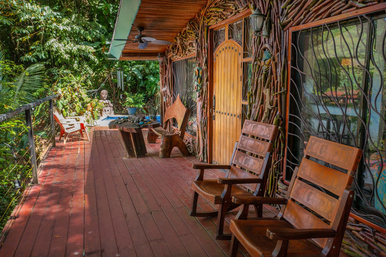 0.15 ACRES – 2 Bedroom Artistic River Home In The Rainforest!!!