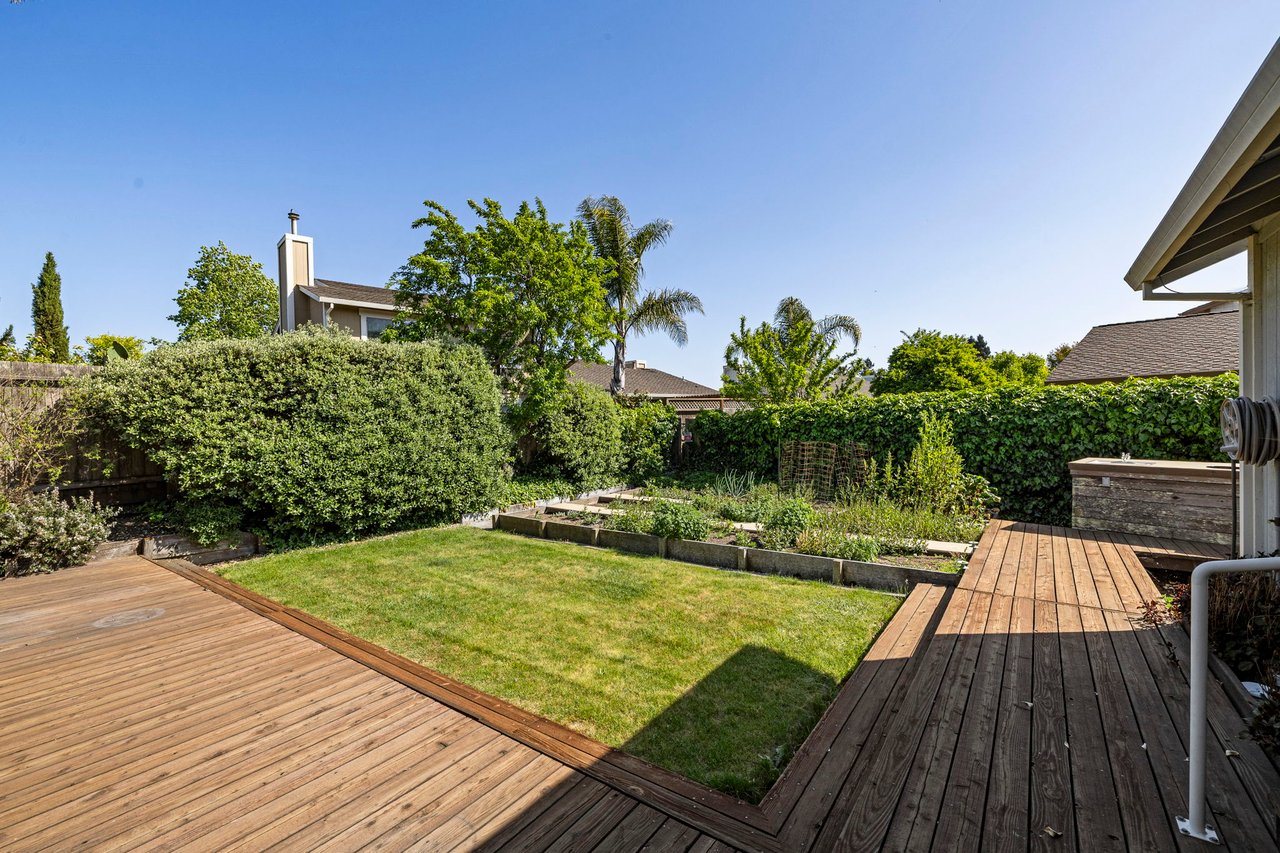 Charming Single-Level PUD in Petaluma’s Sought-After Morningstar Community