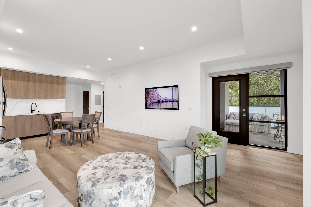 178 S Euclid Ave #301