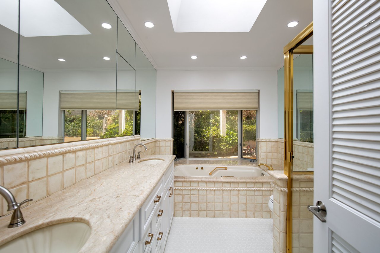 14929 La Cumbre Dr