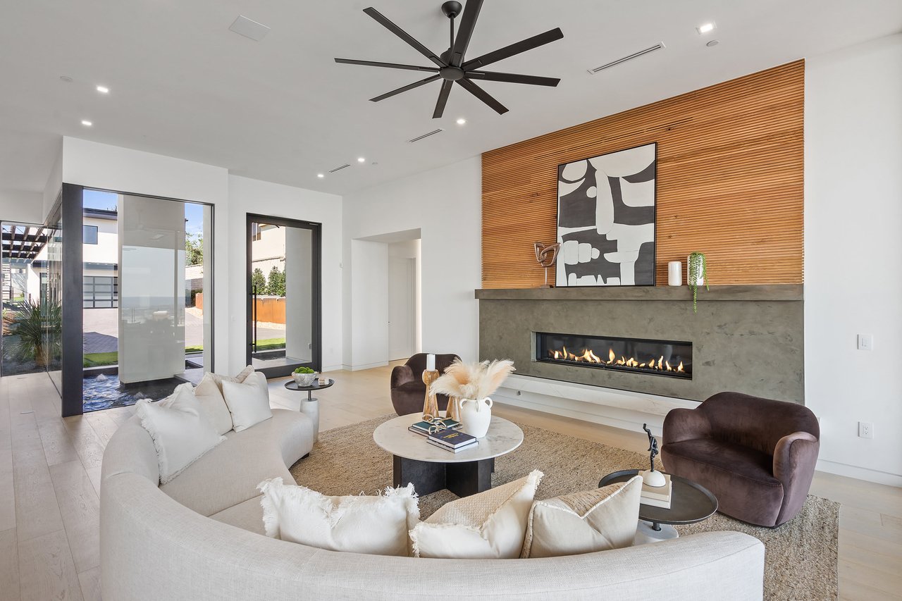 6809 Oasis Pass