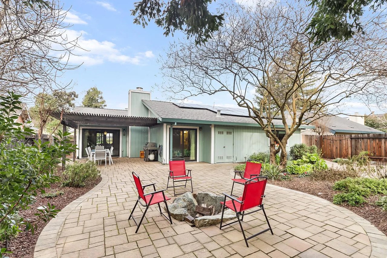 3216 Oyster Bay Avenue