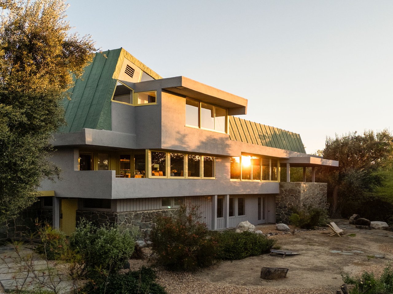 The Van Dekker House, Master architect R. M. Schindler