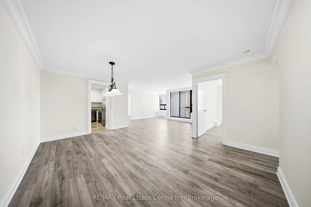 20 Mississauga Valley Blvd 1204