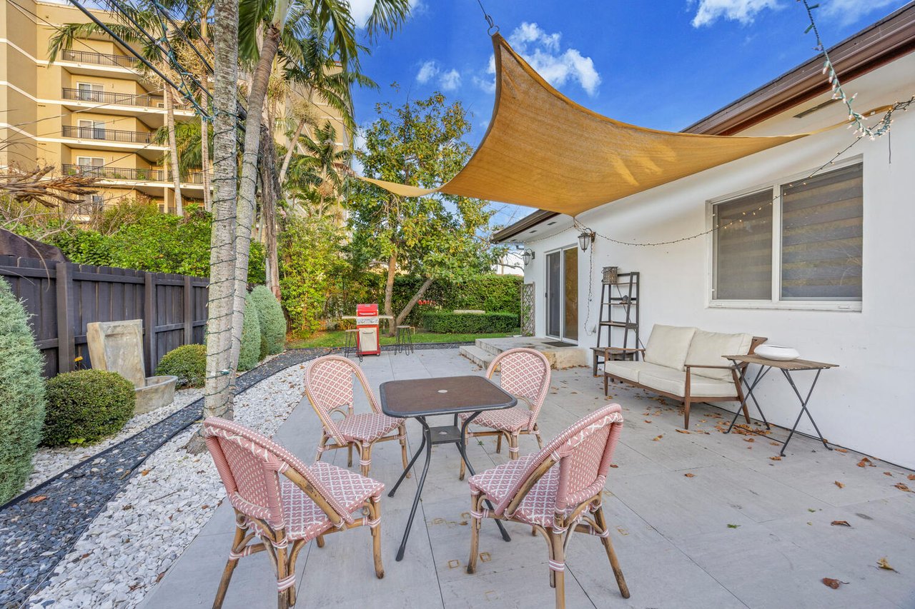 Convenient and Charming Coral Gables Retreat