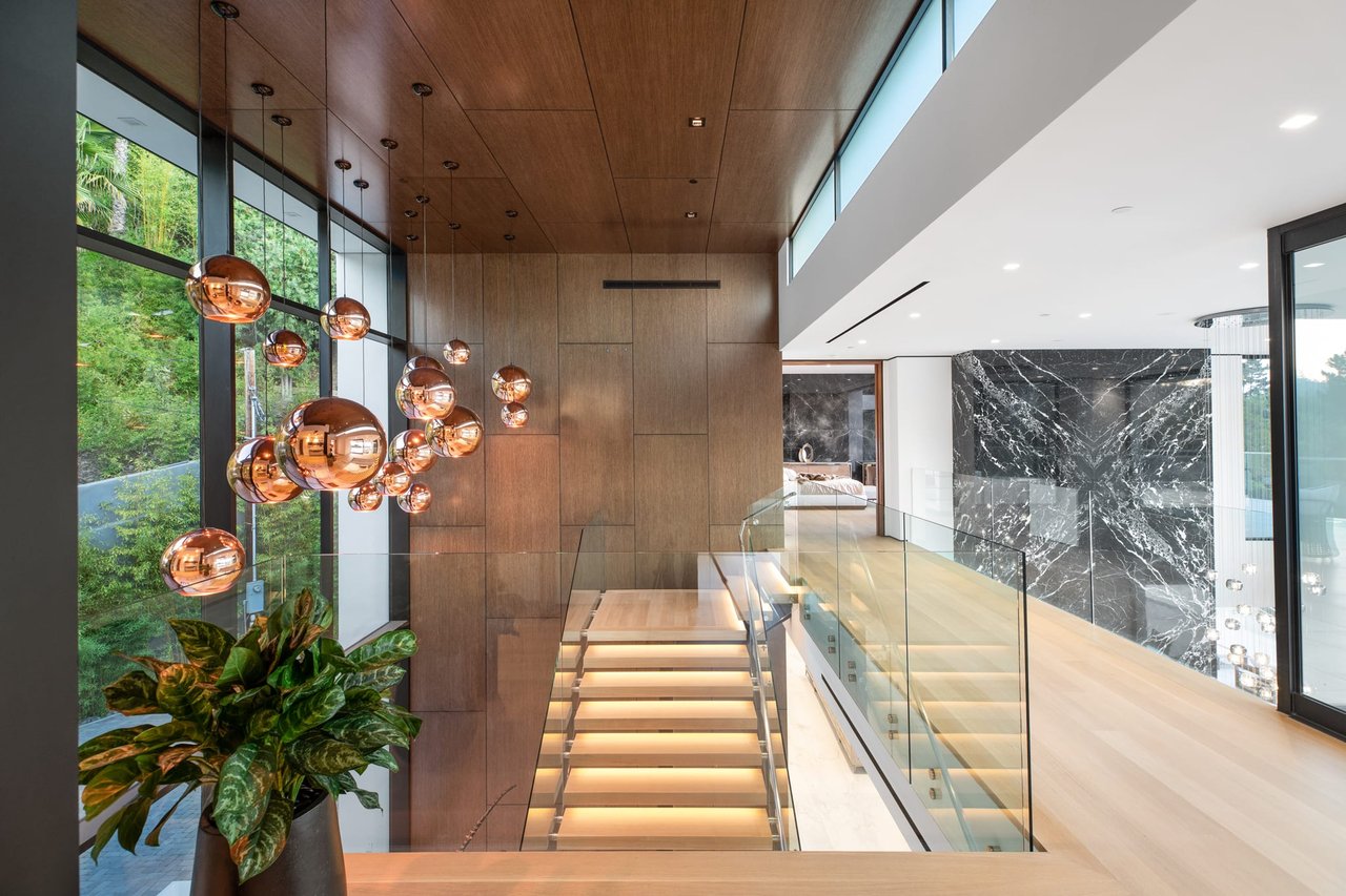 1300 Beverly Estate Dr