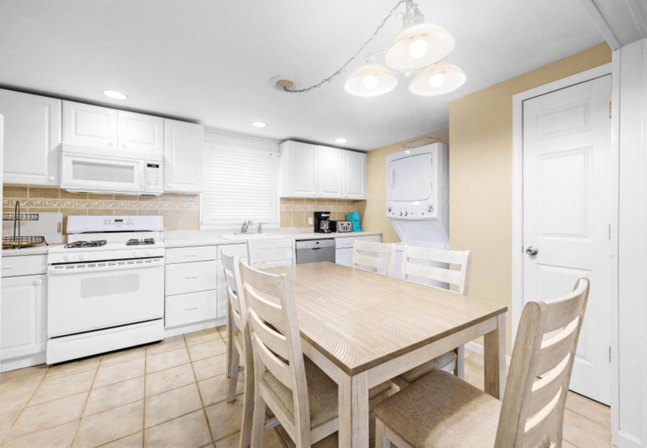 18 E Dupont Ave, Brant Beach (Ground Floor) 
