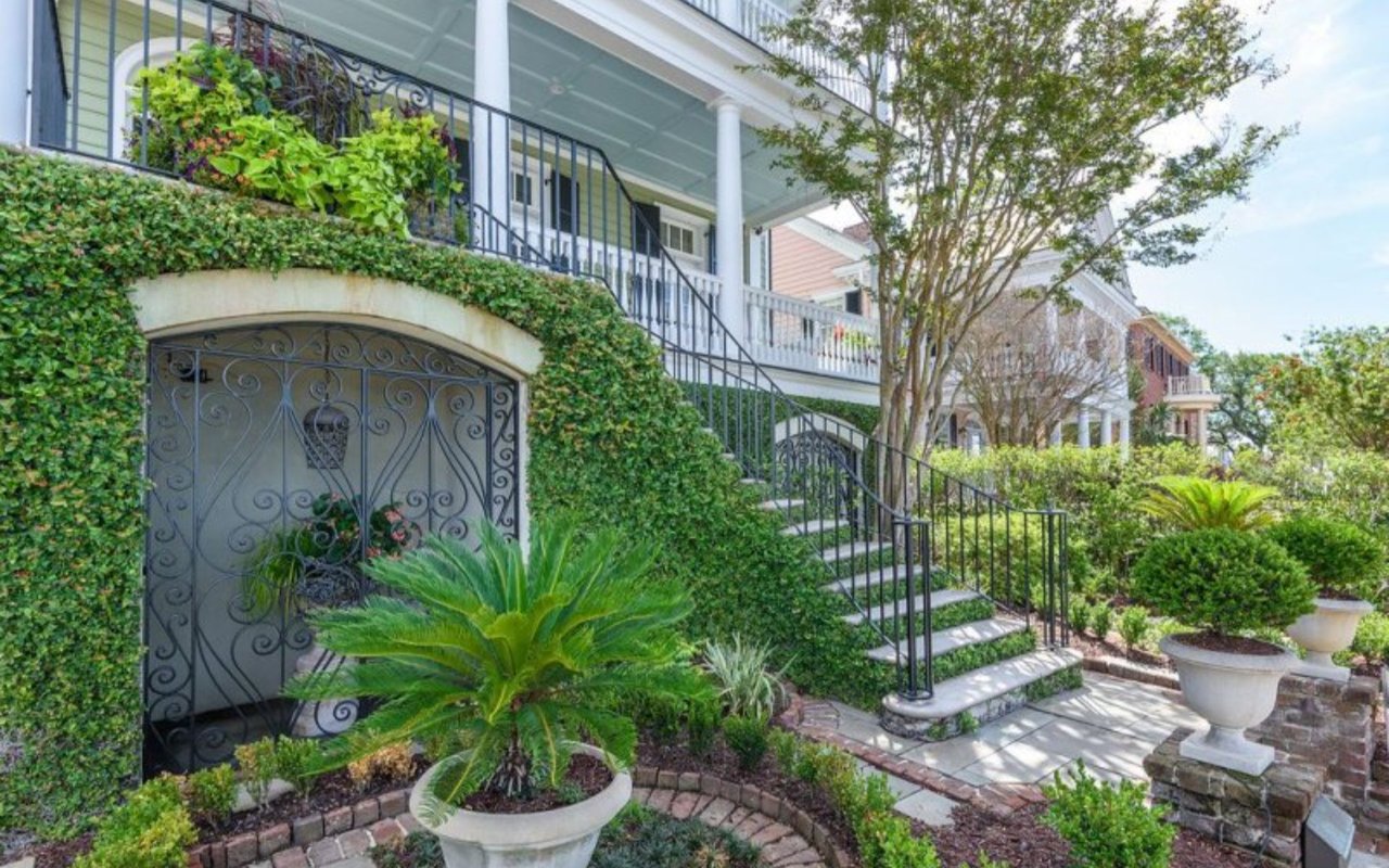 For Sale – Homes with Stunning Entryways