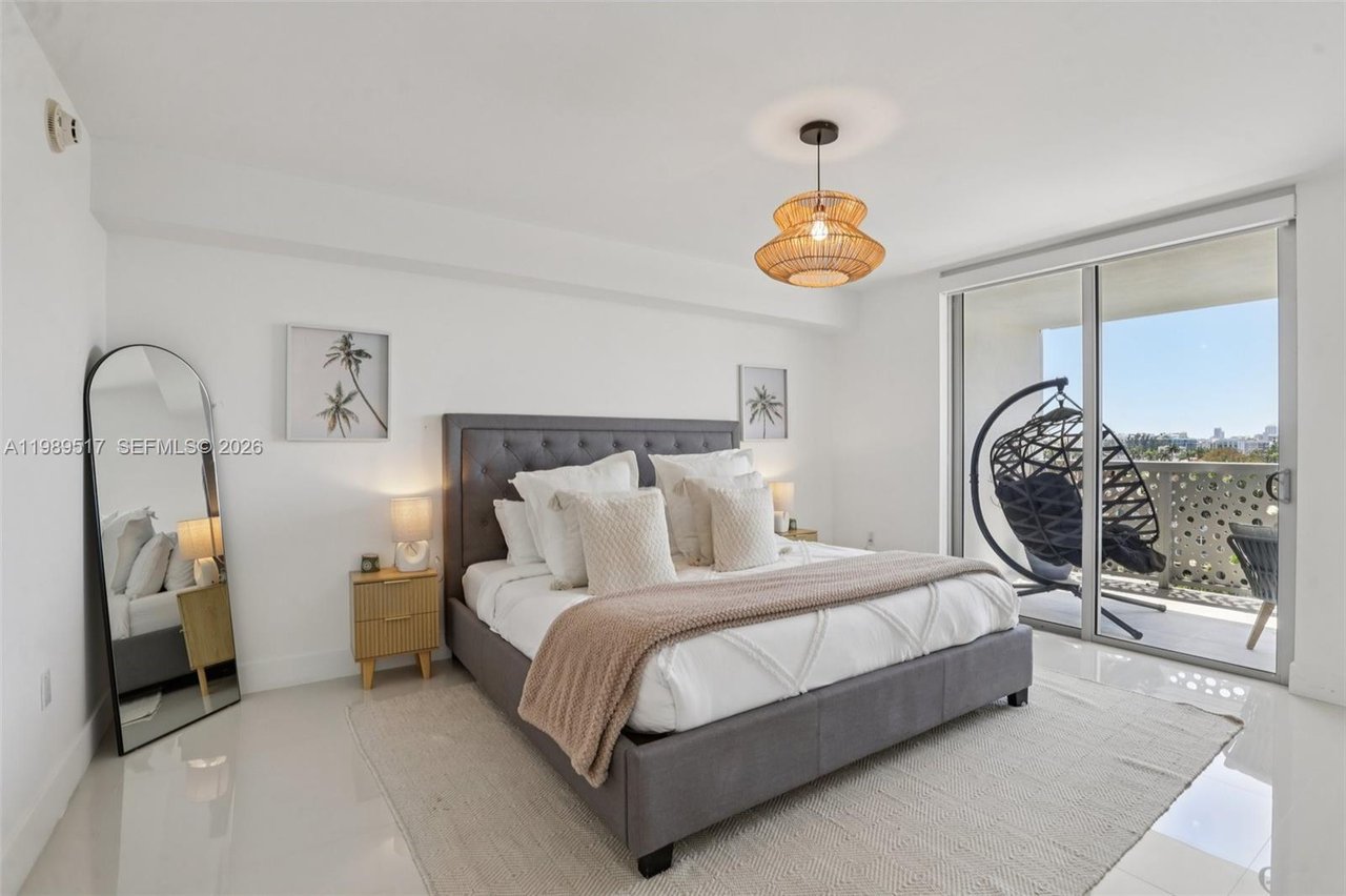 1100-100-street-703-fl-condo-for-sale-bedroom