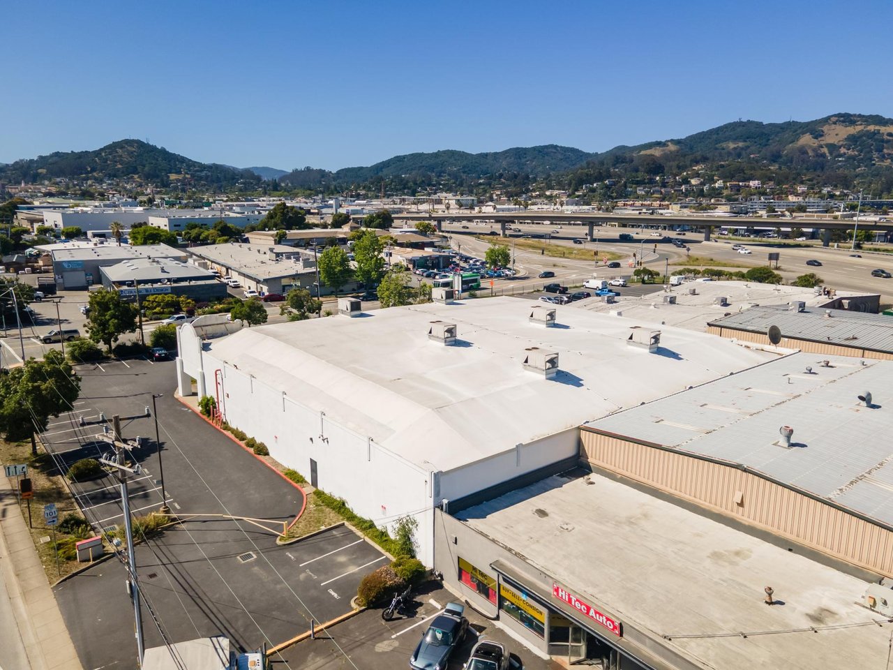 Retail Building For Lease 
