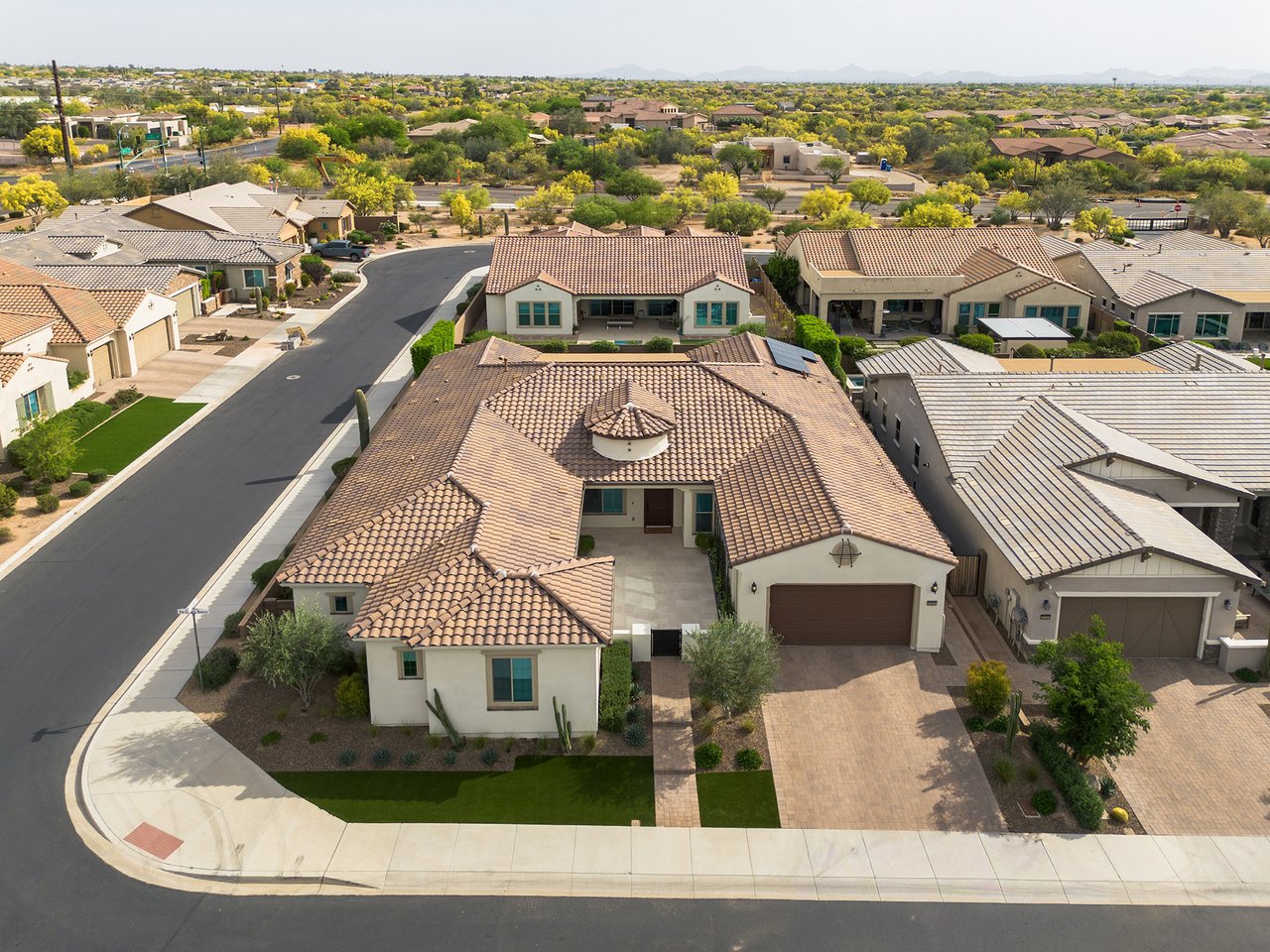 5537 E VIA CABALLO BLANCO